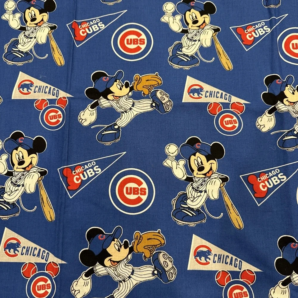 MLB Mickey Mouse Chicago Cubs 2 yards (73 by 43